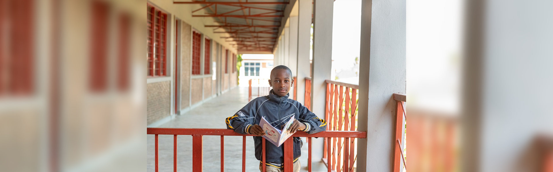 Schulhefte für bedürftige Kinder in Burundi